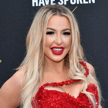 Tana Mongeau Posted Full Underboob In Hot AF Tie.